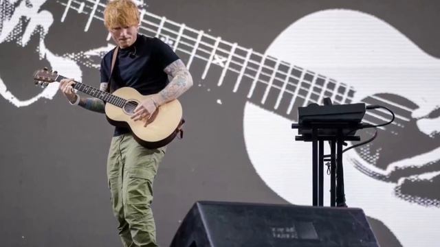 SHAWN MENDES JOINS ED SHEERAN ON STAGE. FIRST LIVE PERFORMANCE SINCE TOUR BREAK смотреть онлайн