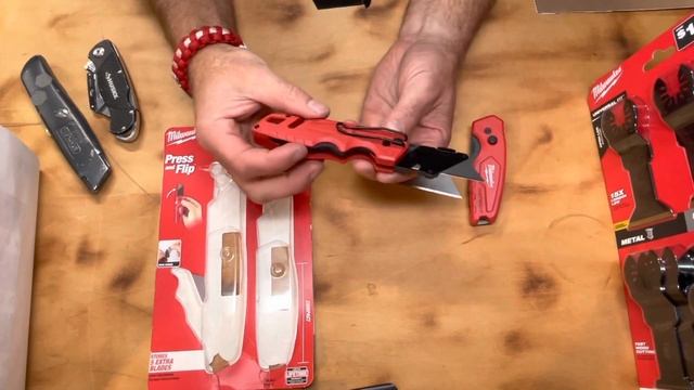 Review of: Milwaukee FASTBACK Folding Utility Knife - Press and Flip, 2 pack (Automatic?) смотреть онлайн