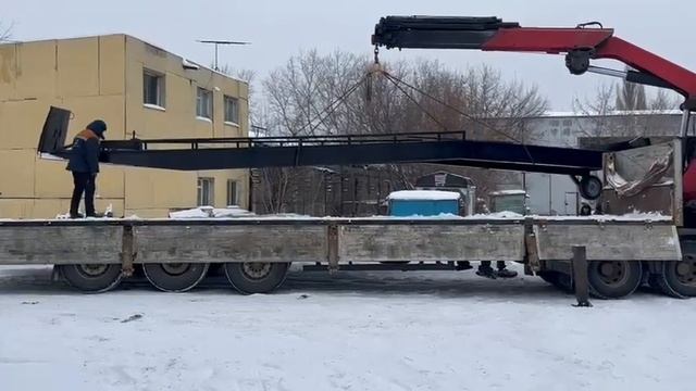 Погрузка и доставка эстакады на манипуляторе смотреть онлайн