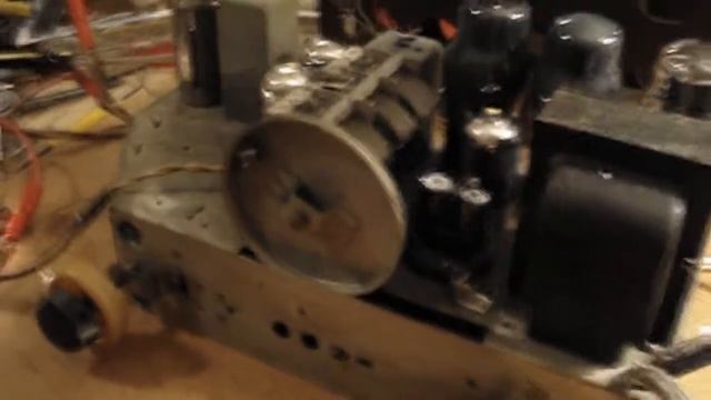 1942 Zenith 7S682 Radio / Phonograph Restoration First FireUp AM Part 1 смотреть онлайн