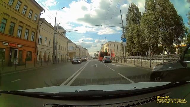 Дневная съемка Mio MiVue i85 смотреть онлайн