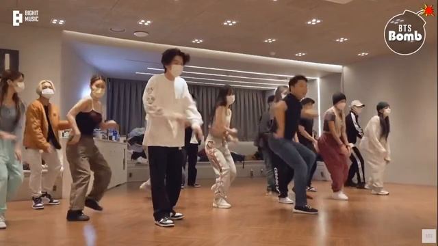 BTS NEWS    BANGTAN BOMB  SUGA Takes Hip Hop Dance