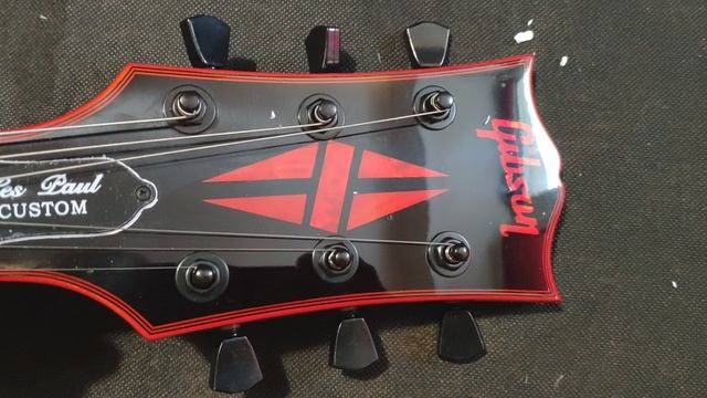 Обзор сборки китайской реплики Gibson Les Paul Custom Black Widow (чёрная вдова) смотреть онлайн