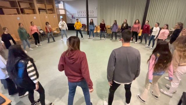 DANZA FACIL PARA CLASE DE MÚSICA смотреть онлайн