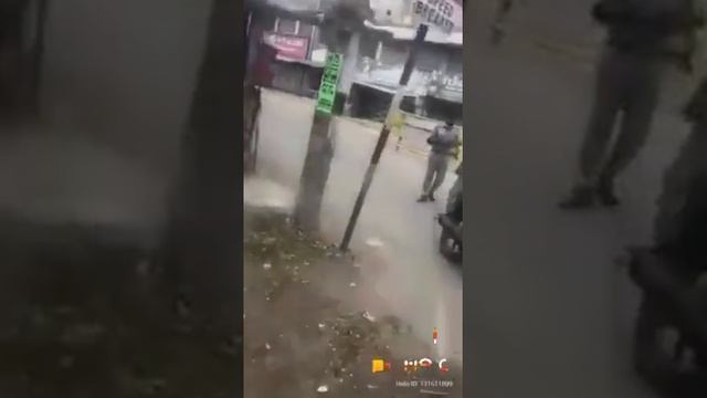 Tamil teacher fighting on police in road / advice to police | pnv media talkies / in tamil video смотреть онлайн
