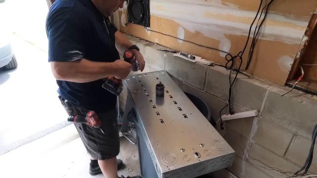 100A to 200A Panel Upgrade with Portable Generator Wiring #200AMP #ElectricServiceUpgrade смотреть онлайн