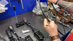 Джойстик и трос гидрораспределителя китайский и итальянский. Что выбрать?