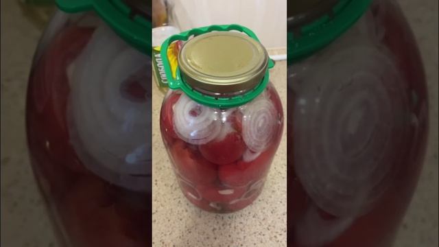 ВКУСНЕЙШИЕ ПОМИДОРКИ НАЧИНЁННЫЕ ЧЕСНОЧКОМ! РЕЦЕПТ НА ЗИМУ! ОБАЛДЕННАЯ ЗАКУСОЧКА!!!