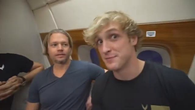 ПОЛЁТ С EMIRATES В ПЕРВОМ КЛАССЕ ЗА 21000$! | Logan Paul на русском смотреть онлайн