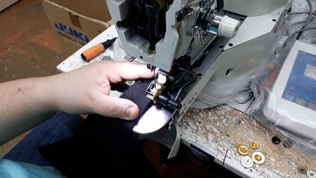 Пуговичная машина, пришивание пуговицы на ножке смотреть онлайн