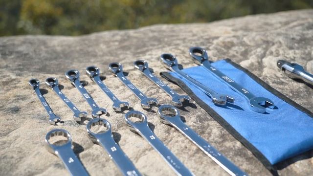 Adventure Kings 174 Piece Big Daddy Bush Mechanic Toolkit Features смотреть онлайн