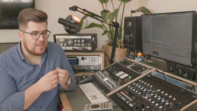 Studio Tour (2021) Part Two: Compressors, EQs and Master Bus смотреть онлайн
