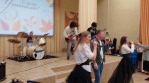 Концерт ко дню учителя, Земляне - Трава у дома