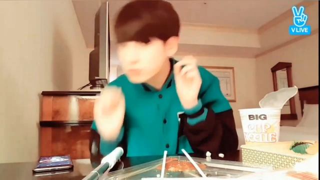 29. 11. 2016 г трансляция Чонгука на Vlive