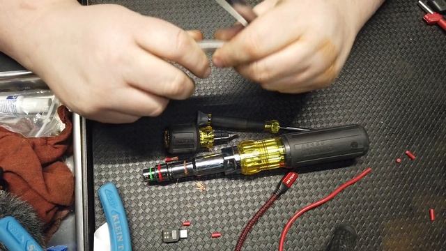 KLEIN TOOLS: The best multi bit screwdrivers and heavy duty wire strippers for DIY смотреть онлайн