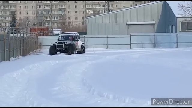 ТРЭКОЛ по снегу автодрома в г. Кургане смотреть онлайн