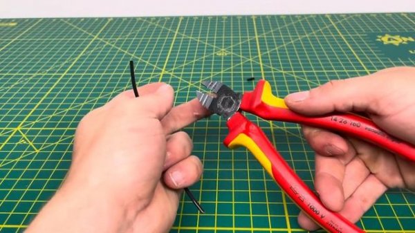 Knipex 14-26-160 Insulated Diagonal Wire Insulation Strippers
