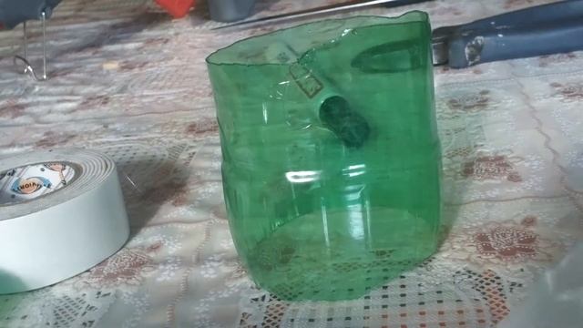 Штатив из бутылки своими руками смотреть онлайн