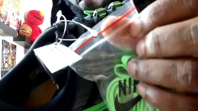 OFF WHITE NIKE RUBBER DUNK UNC & GREEN STRIKE REVIEW смотреть онлайн