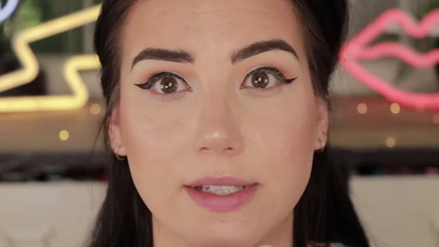 Fenty FLYLINER vs Kat Von D Tattoo Liner смотреть онлайн