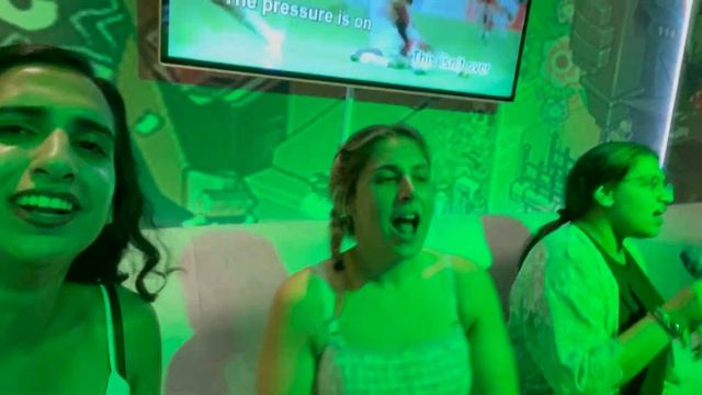 Final Week in Southeast Asia | Malaysia, Karaoke, Zoo and Goodbyes смотреть онлайн
