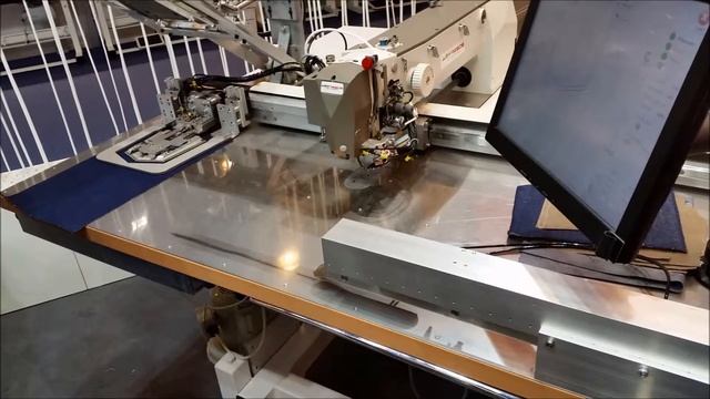 Автоматизированное рабочее место Автомат для пришивания накладных карманов AMF Reece смотреть онлайн