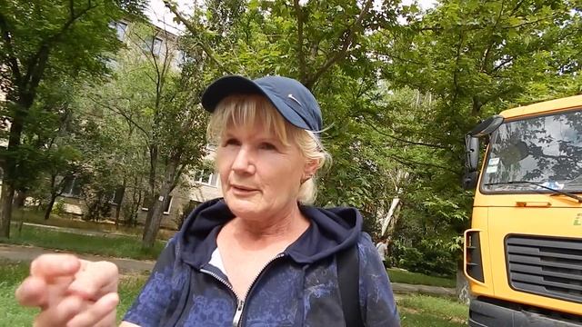 "Здесь многие нарушают", - местная жительница (видео "Корабелов.Инфо") смотреть онлайн