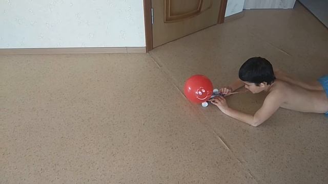 Машина с двигателем от шарика - эксперимент 4 | Научный онлайн-клуб Систематики смотреть онлайн