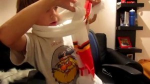 Обучение фокусу "Шарф сквозь шею"