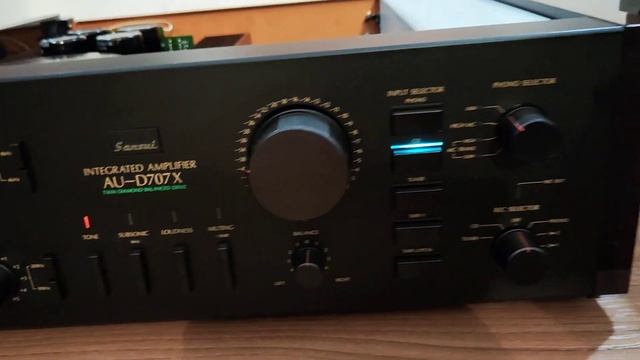 Усилитель Sansui AU-D707X (1984 г.в.), возможно один из лучших в 707 серии смотреть онлайн
