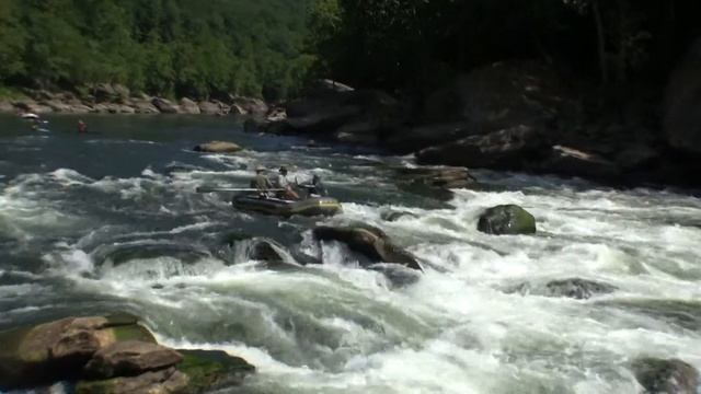 1600 cfs - Dudleys Dip Rapid - New River Gorge, West Virginia смотреть онлайн