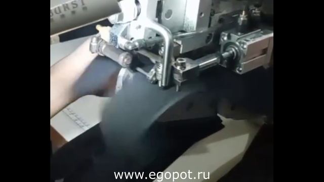 Машина для разглажки шва и нанесения клейкой ленты упрочнительной смотреть онлайн