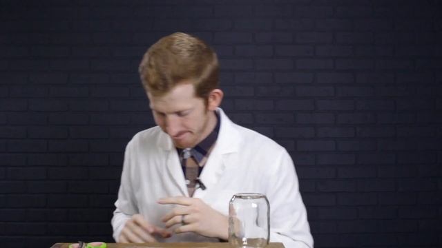 Make a FREE Microscope! (DIY With a Water Drop Lens) смотреть онлайн