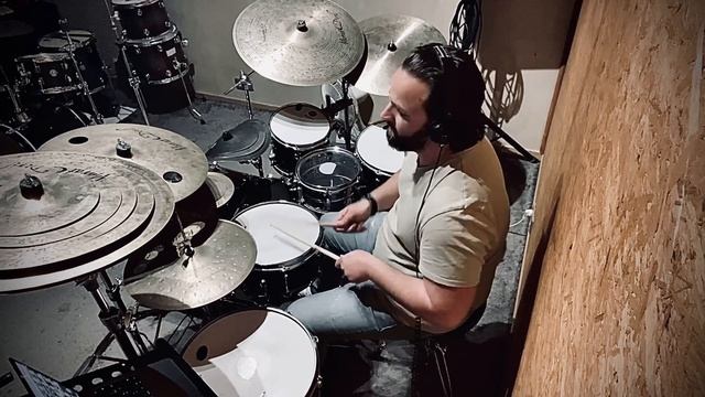 Over (Robert Glasper feat. Yebba) / drum cover смотреть онлайн