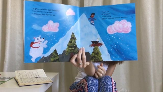 Mrs Smart reads The Girl, The Bear and the Magic Shoes смотреть онлайн