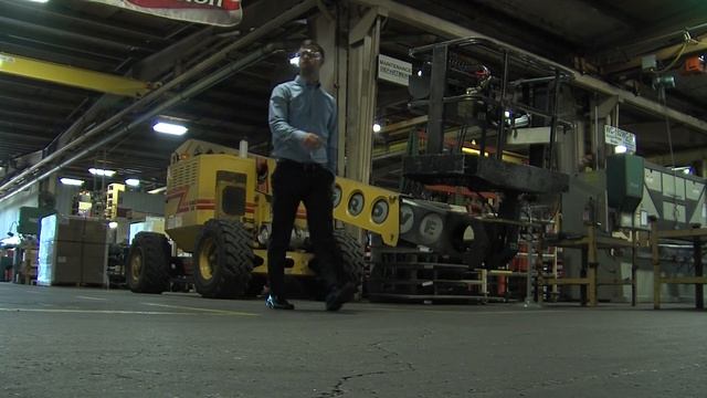 Daniel Works at Kolberg-Pioneer смотреть онлайн