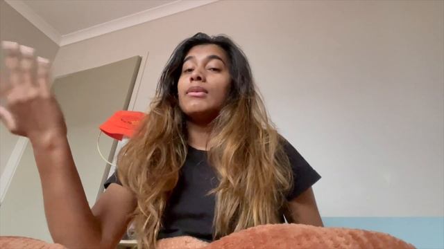 Winter starts this month in August / How am I feeling so cold by this month! смотреть онлайн