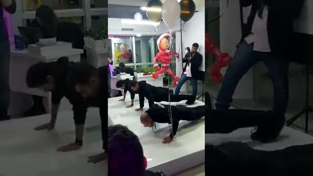 End of the year festival ... I win push-up competition . смотреть онлайн