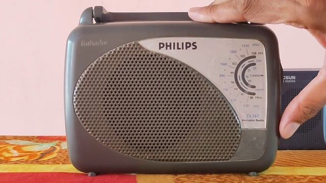 TECSUN R-9012 vs PHILIPS DL-167 Bahadur Radio | MW comparison | दो analog रेडियो भिड़े MW पर | смотреть онлайн