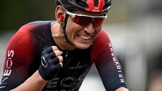 What Oakleys are Pro Cyclists Wearing in 2022? | SportRx смотреть онлайн