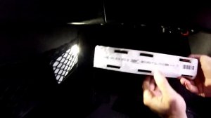 SKODA Yeti (2015): Замена салонного фильтра