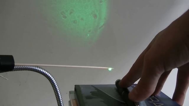 Make A Microscope With A Laser Pen! смотреть онлайн