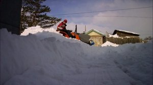 Чистка снега сорокаоднолетним японским минитрактором Кубота!!