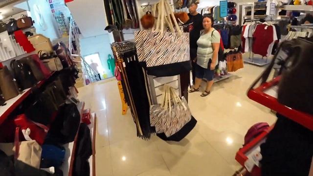 Скільки коштує одяг в Туреччині?😱 Актуальні ціни на одяг в магазині для місцевих смотреть онлайн