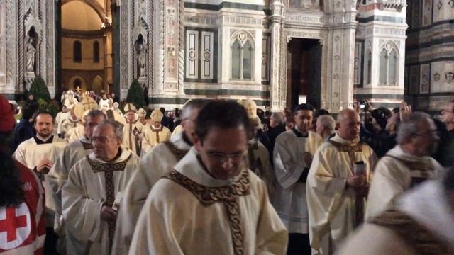 Processione finale Messa Consacrazione nuovo Vescovo Montepulciano Mons. Manetti смотреть онлайн