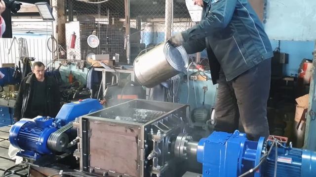 Фрагмент испытаний дробилки валковой смотреть онлайн