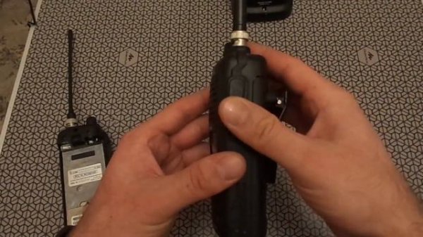 Icom IC-U82 and IC-V82 handheld mono-band radio