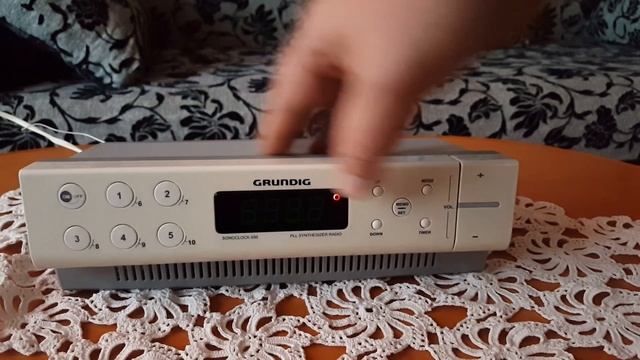 Radio clock Grundig Sonoclock 690 (Germany) смотреть онлайн