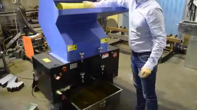 Дробилка XFS 600 на трубе ПВХ смотреть онлайн