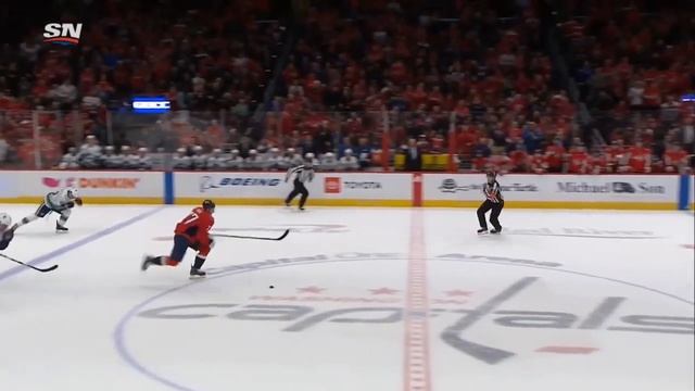 Quinn Hughes gives JT Miller a boost to catch Oshie on a breakaway in the dying seconds of OT смотреть онлайн